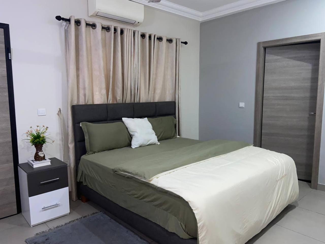 Queens View Apartment Accra Eksteriør billede
